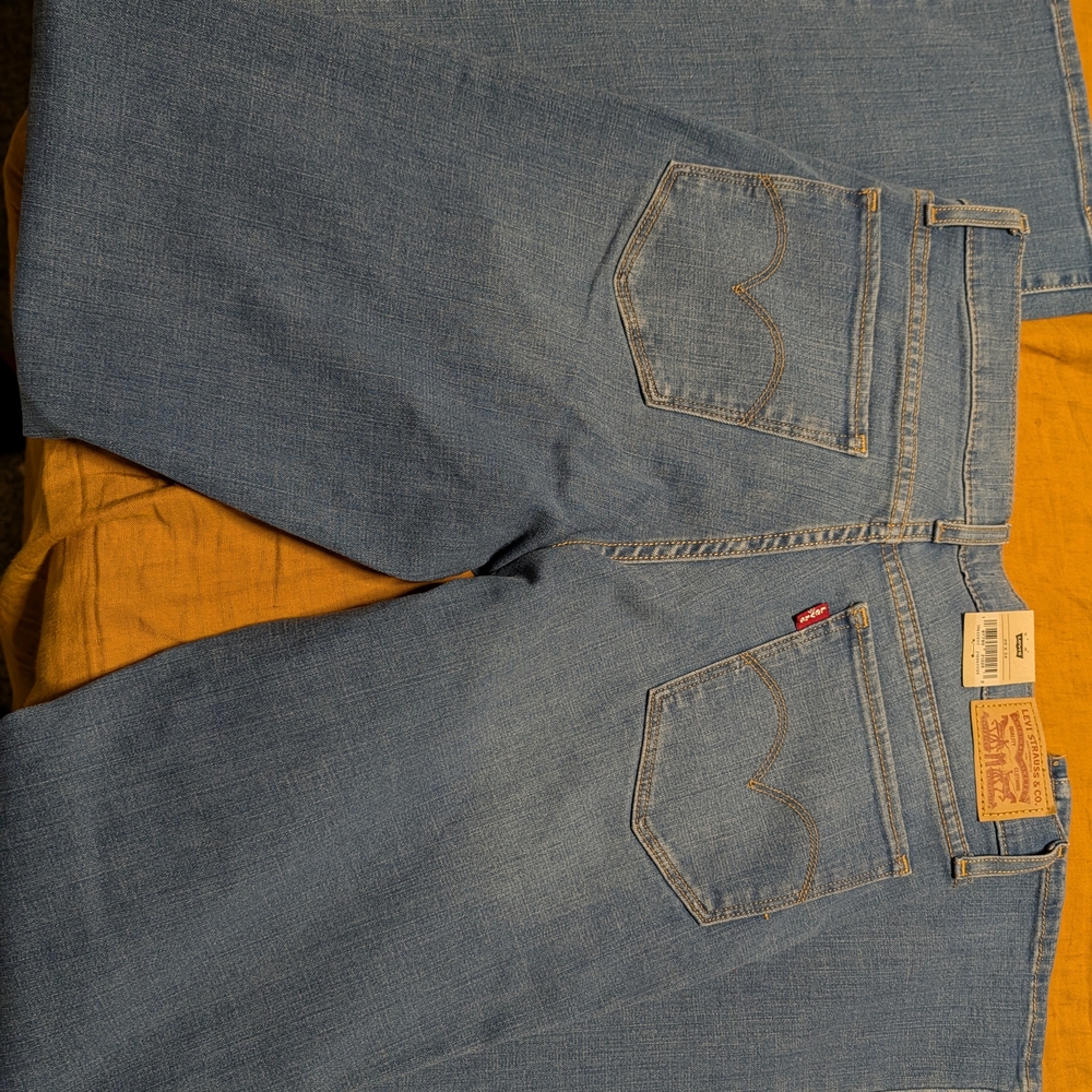 Levi's Women's Light Blue 315 Shaping Boot cut Jeans